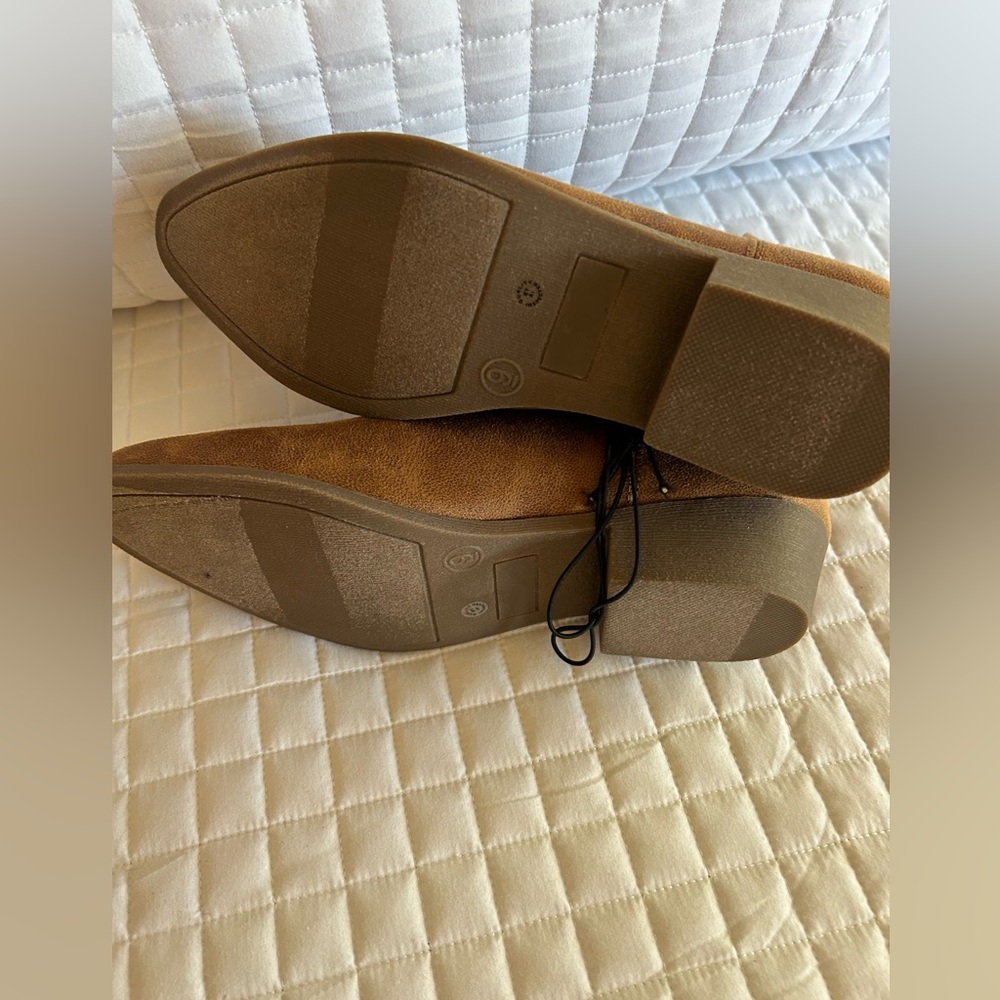 AJC110 short brown boots perfect for dresses or jeans. - Picture 5 of 6